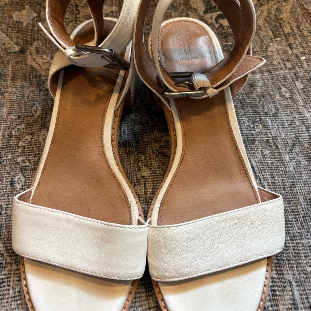 Frye Cindy white leather sandals size 8.5 worn once - Picture 3 of 6